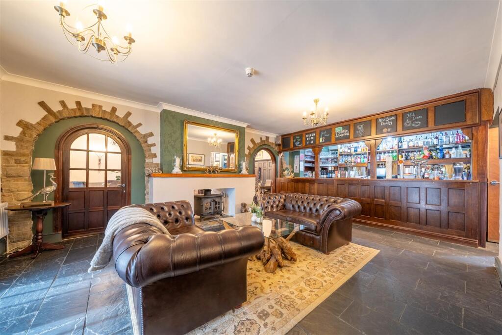 24235 East Ayton Lodge Hotel-010.jpg