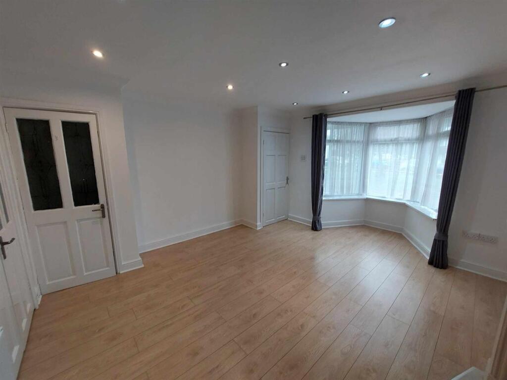 394953823_1077760836460548_1989579140771045872_n.j