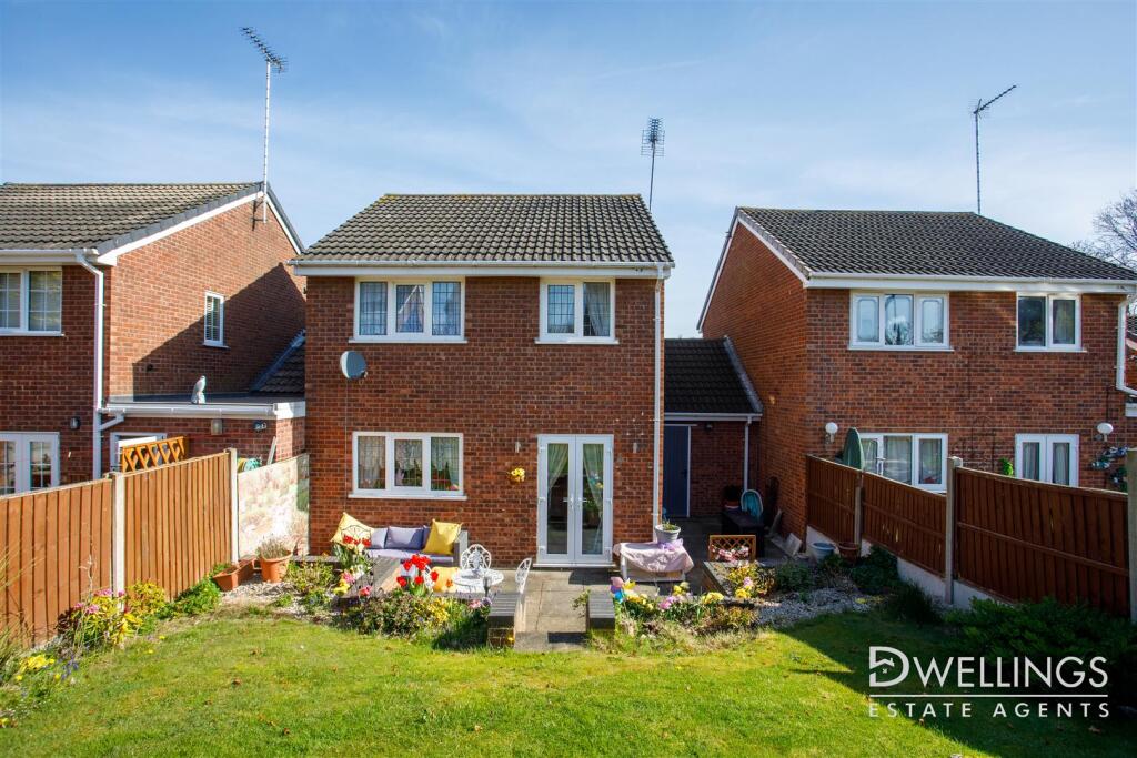 DWELEST- 7 Lordswell Road, Shobnall, DE14 2TA - 00