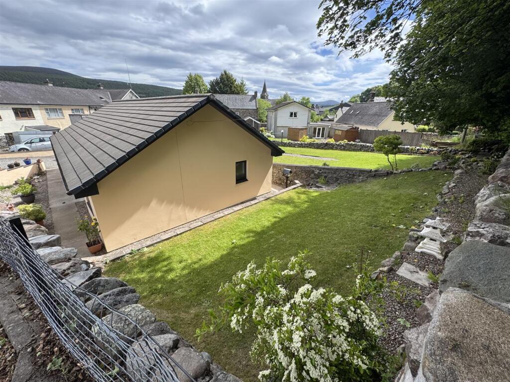 from top of side garden.jpeg