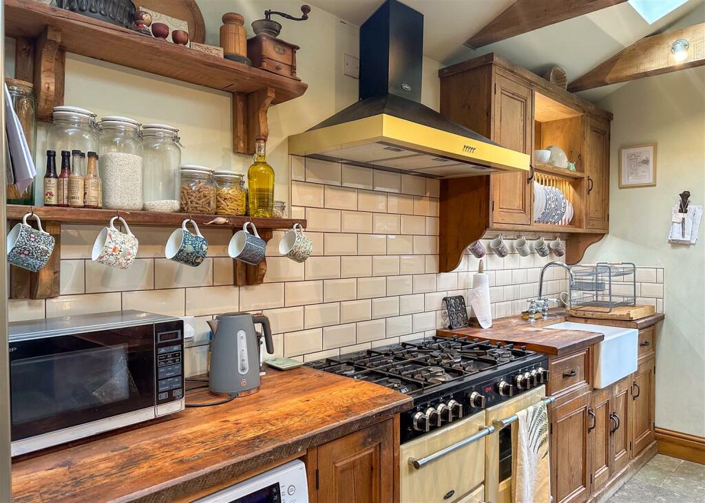 KITCHEN 8