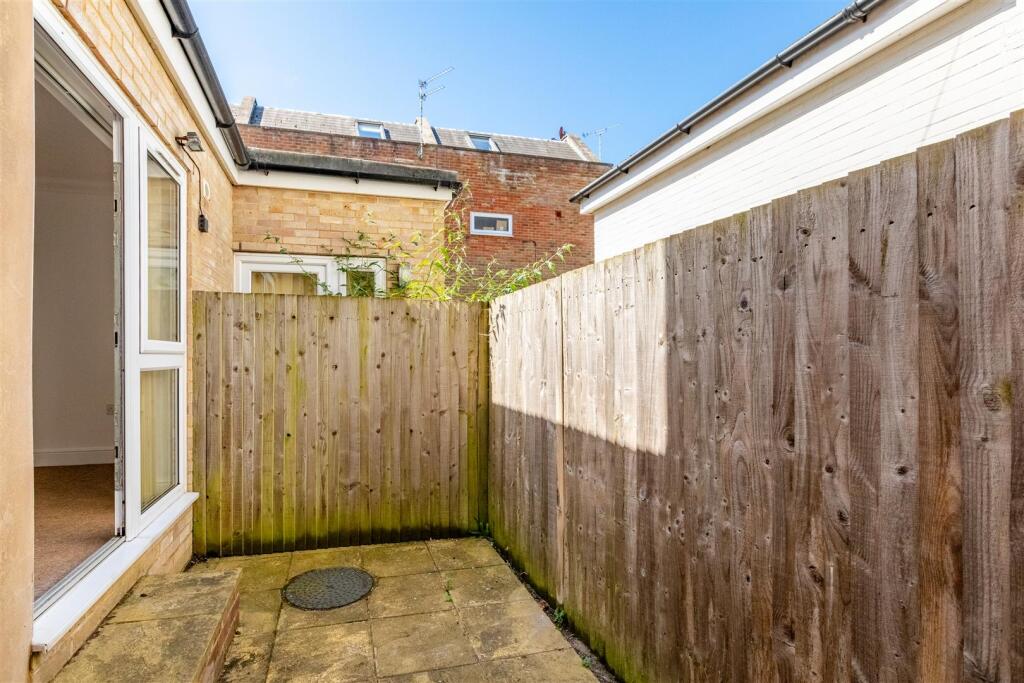 Bedroom Courtyard