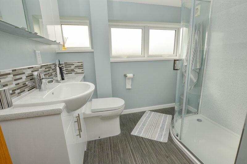 HOUSE SHOWER ROOM