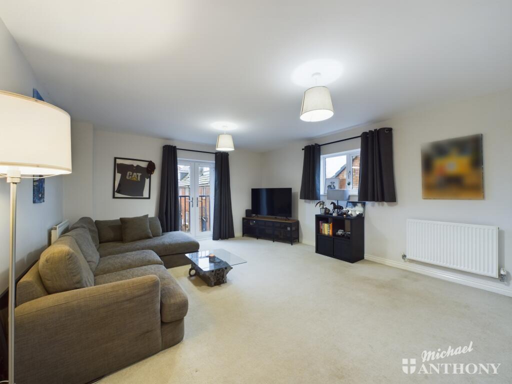 CAM02773G0-PR0236-STILL016