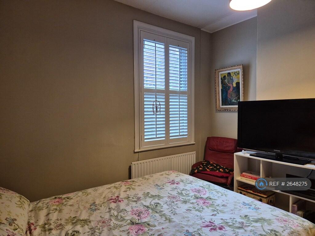 Natural Light &amp; Privacy With Wood Blinds