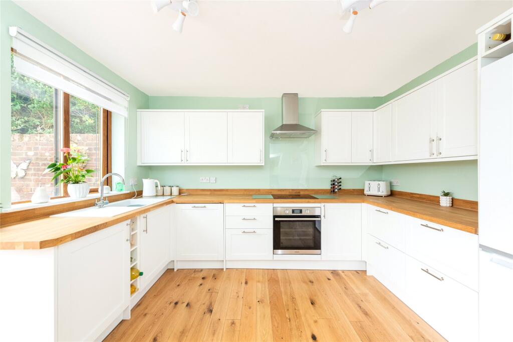 Kitchen/Breakfast Rm