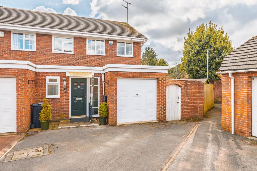 15 Old Farm Close-36.jpg