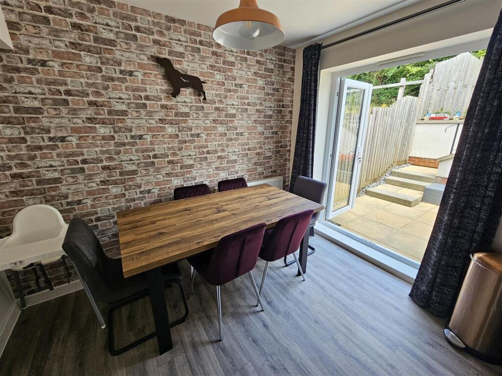 Dining Area.jpg