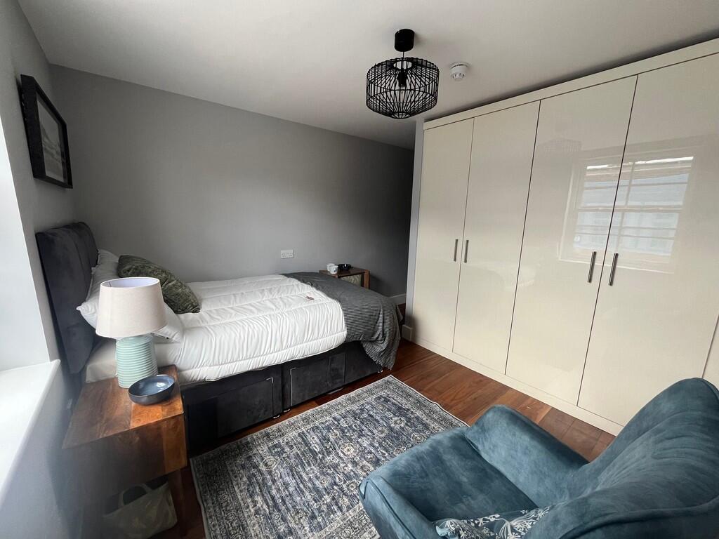 Studio Suite 1, Henderson House