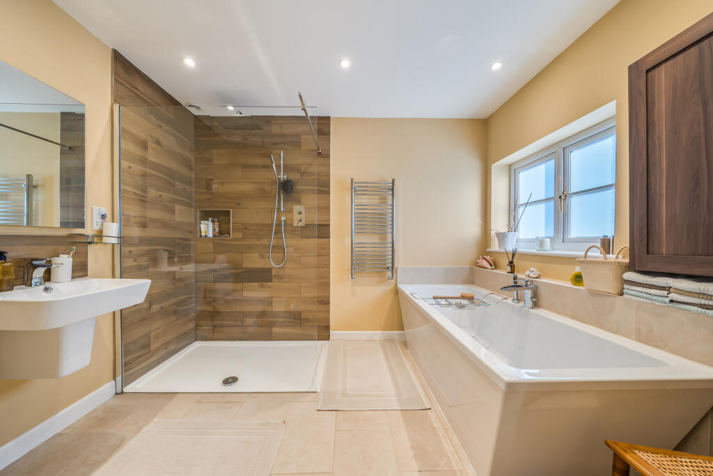 Ensuite Bathroom