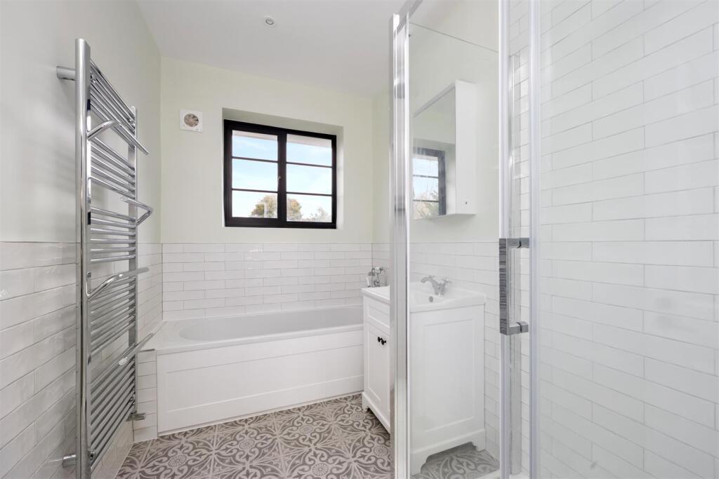 First Floor Family Bath/Shower Room