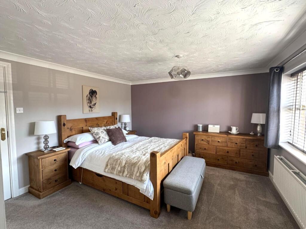 WhatsApp Image 2025-04-02 at 16.08.30_f36a8f8d.jpg