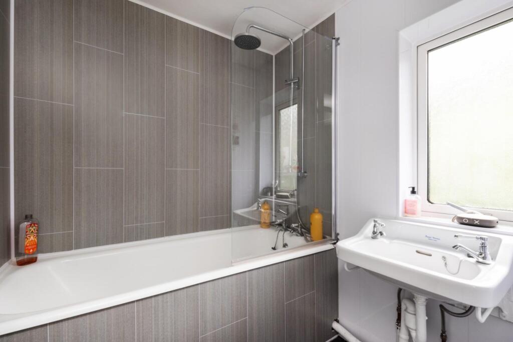 2 Eleanor Close Bath, BA2 1QL-8.jpg