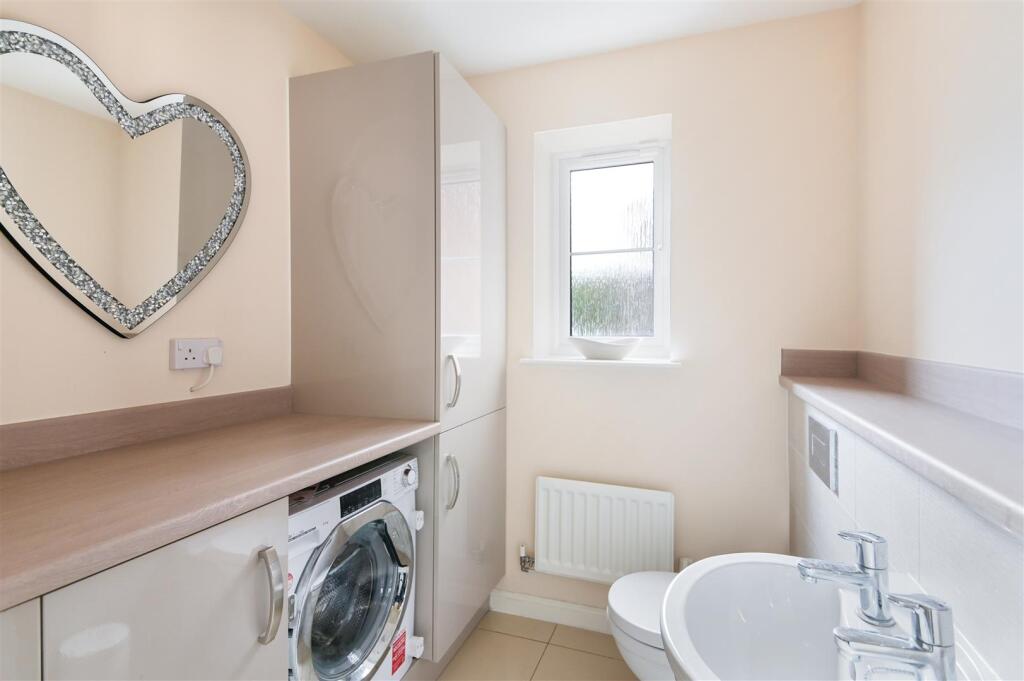 RONA MACLEAN CLOSE, (14).jpg