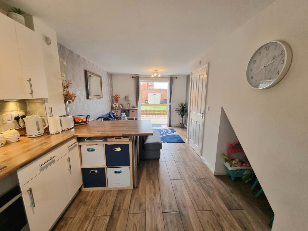 Open Plan Kitchen / Lounge