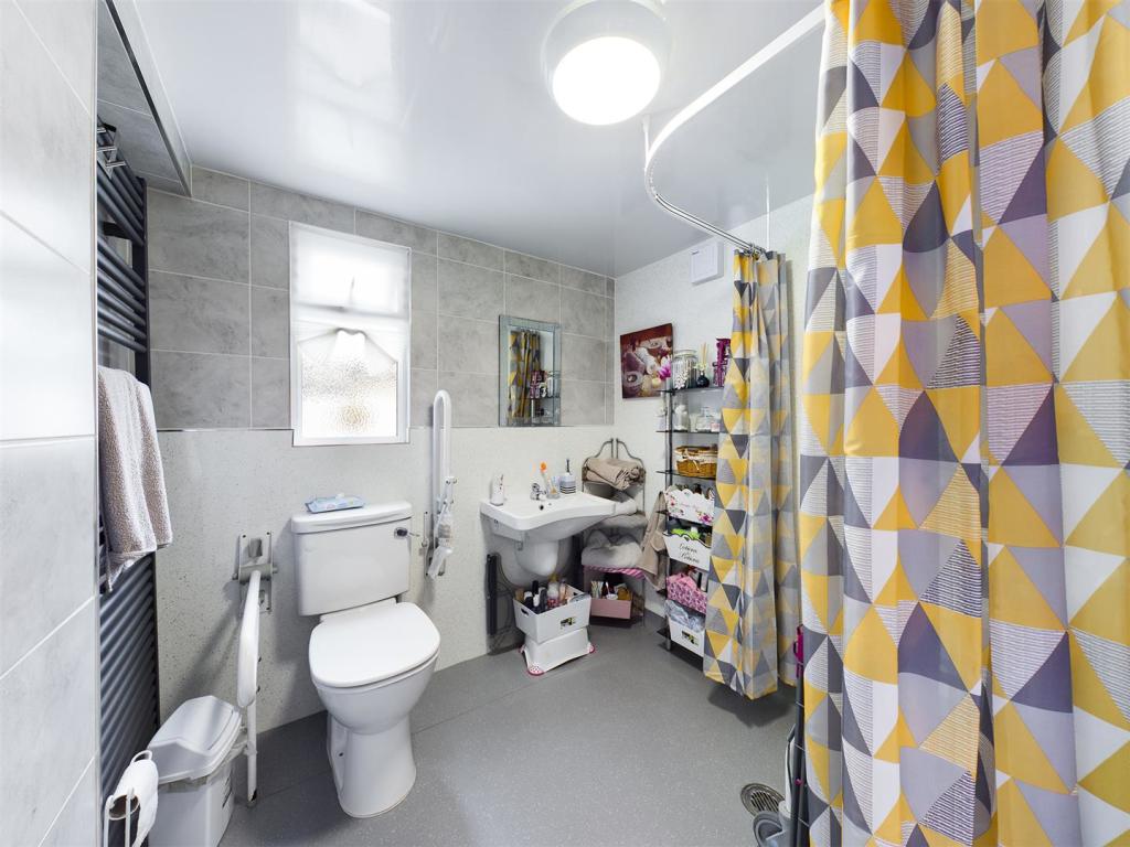 En -Suite Shower Room