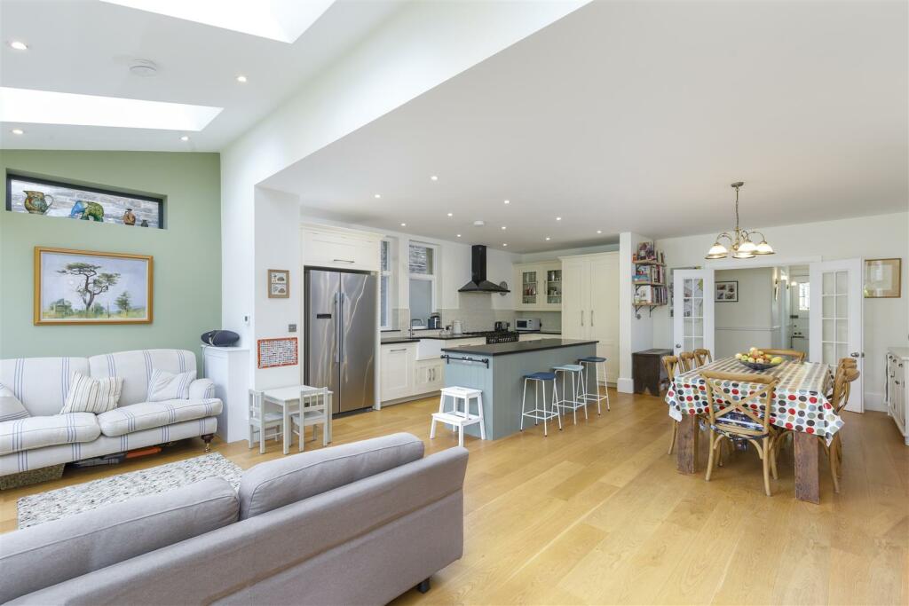 Living/Kitchen/Dining