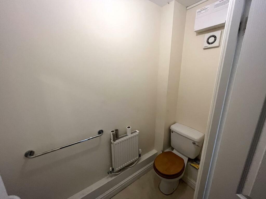 Toilet (2).jpeg