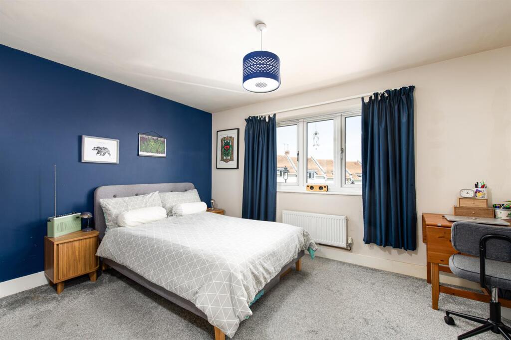 Bedroom2_2.jpg