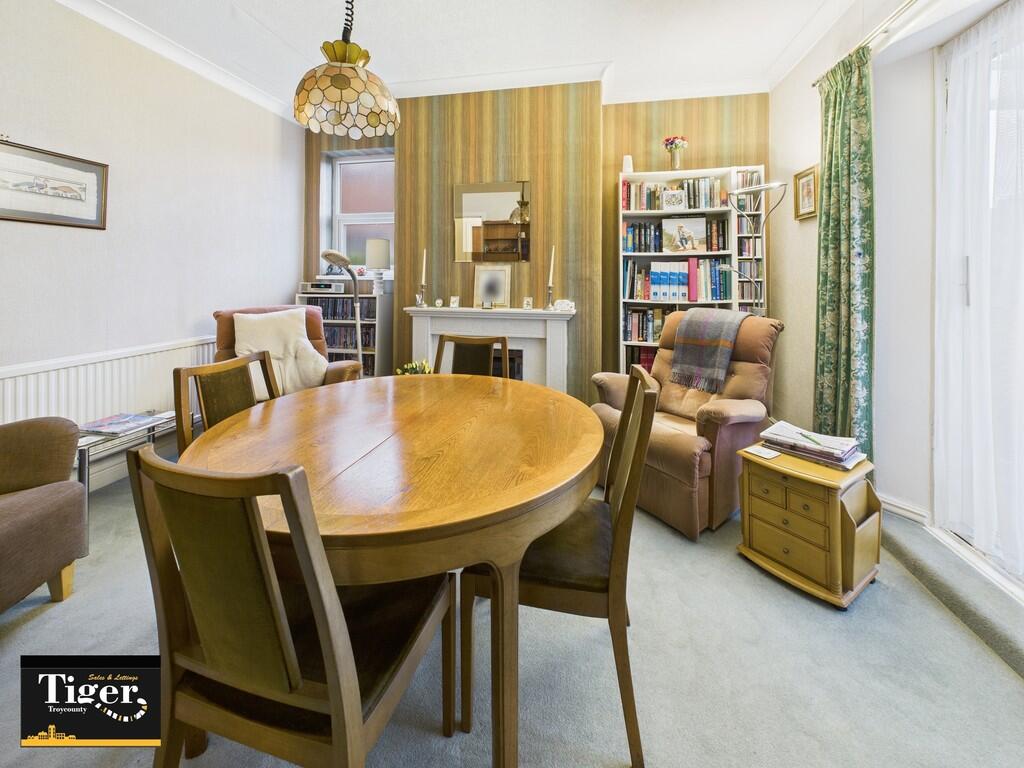 CAM02176G0-PR0745...