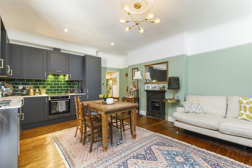 Open Plan Kitchen/Lounge