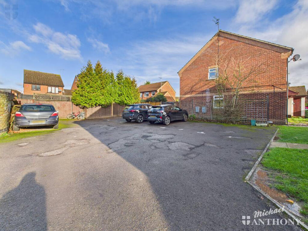 CAM03852G0-PR0477-STILL009-thumbnail-h750-70