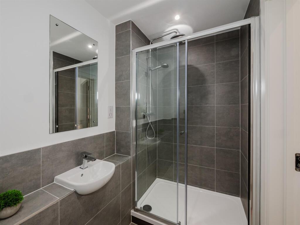 En Suite Shower Room