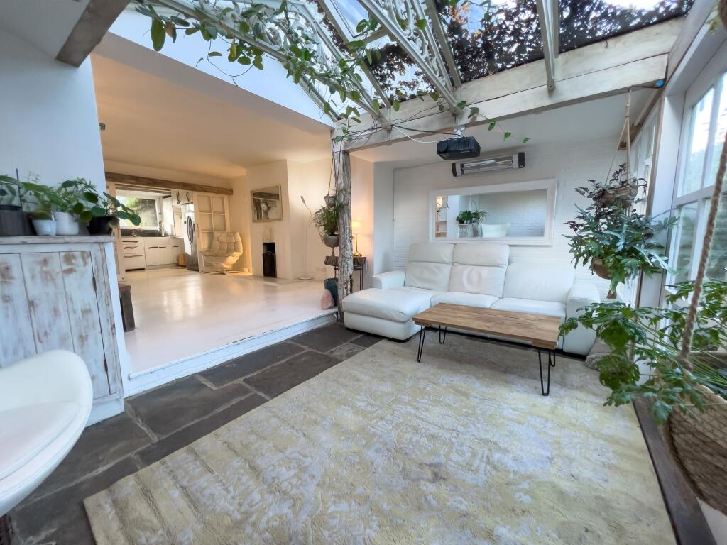 SUN ROOM