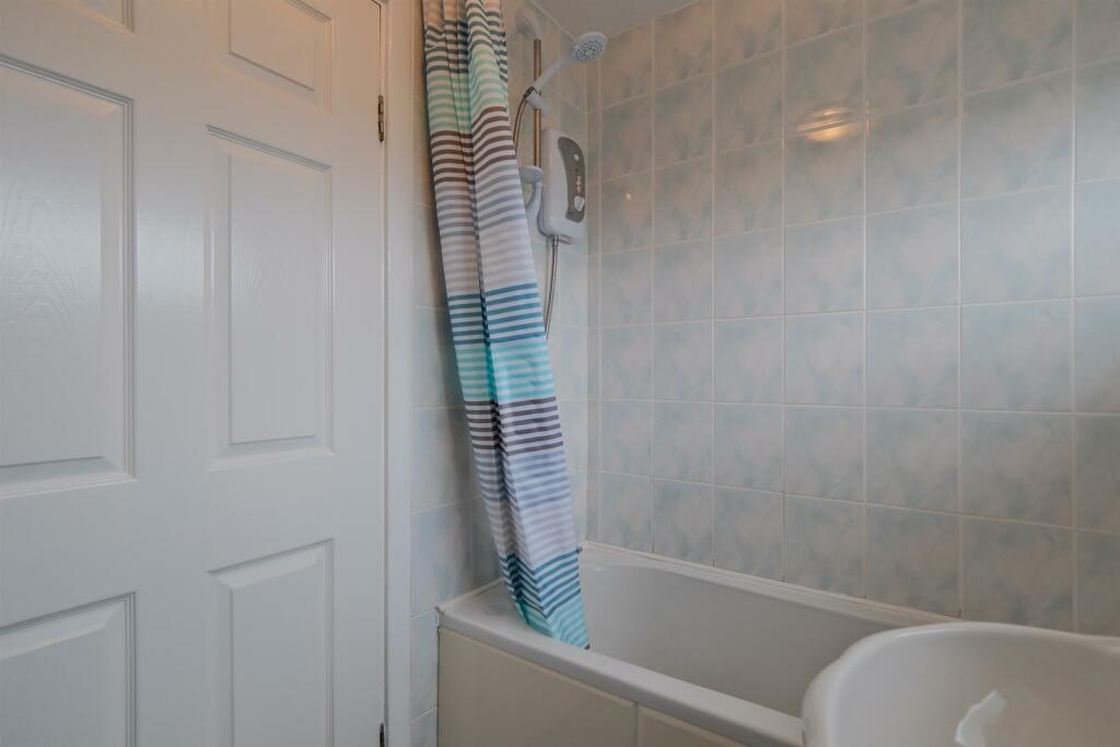 024-22 Spey Court, Newmains ML2 9EE_.jpg