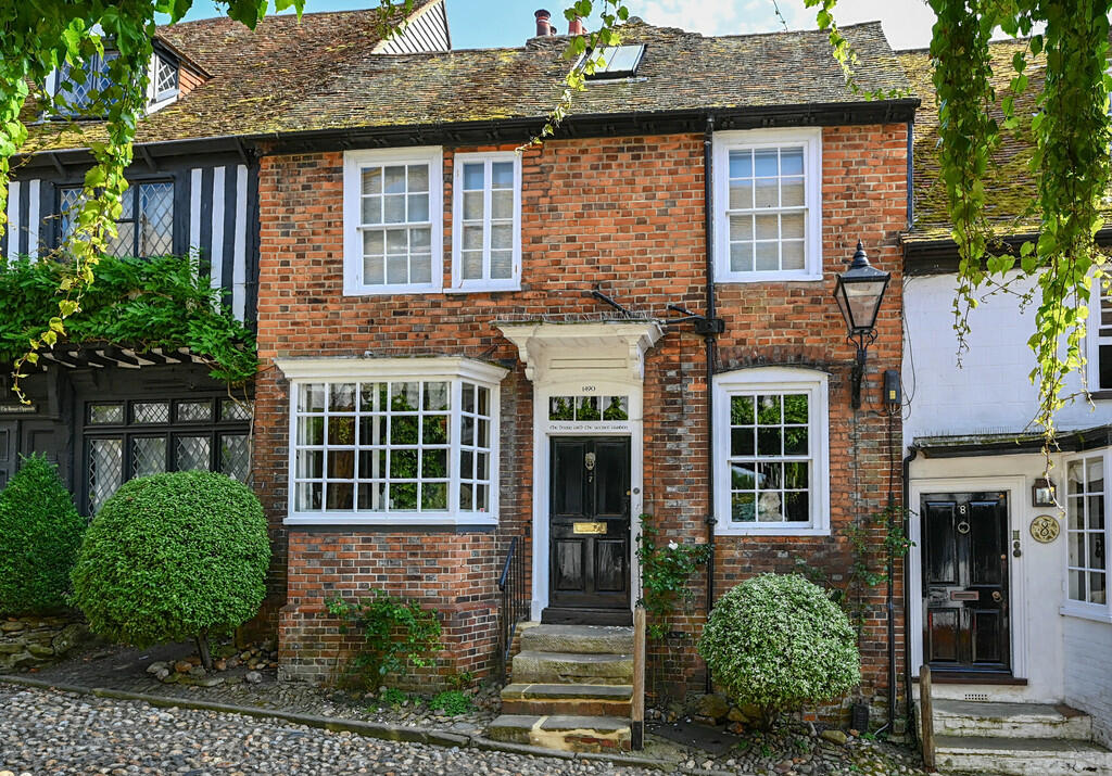 7 mermaid street ...