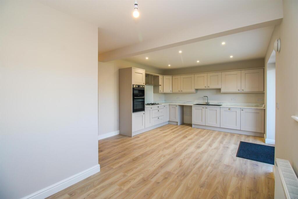 Kitchen dining room (3).jpg