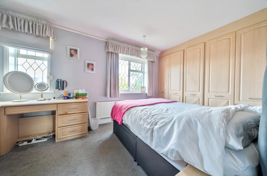 24-6821eb159d18f-...