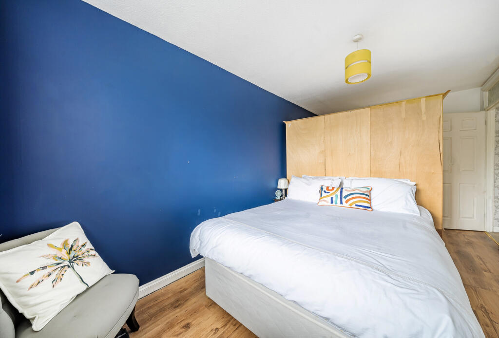 1298482-33-683080...