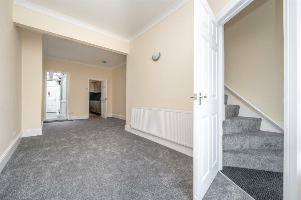 Lounge / Dining Room