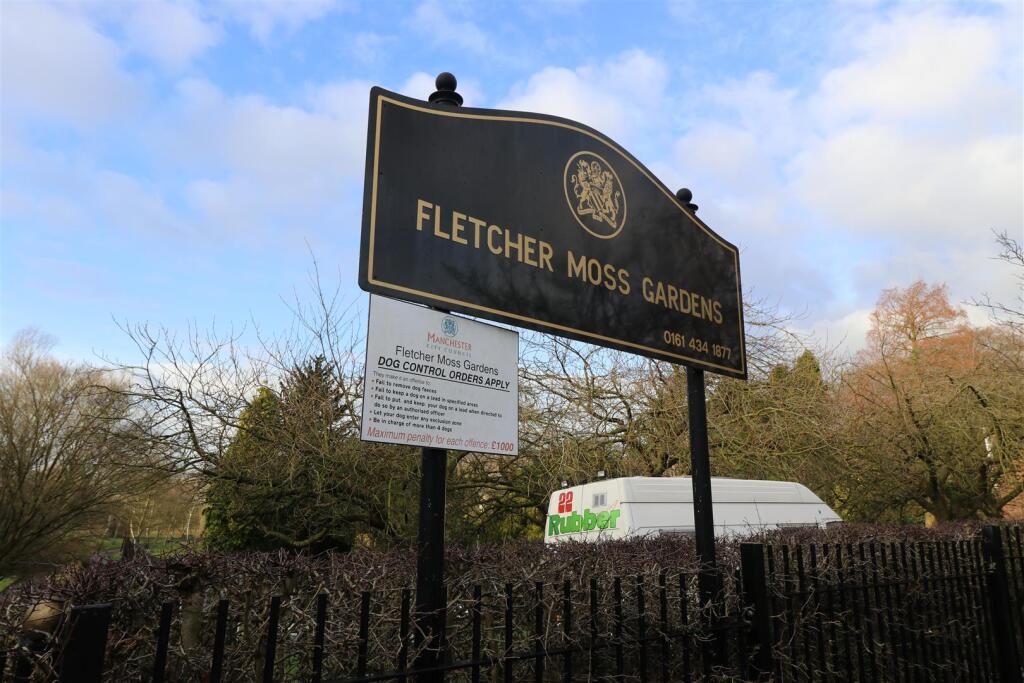 Flecther Moss Sign-Didsbury.JPG