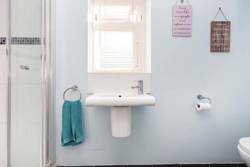 Downstairs shower...