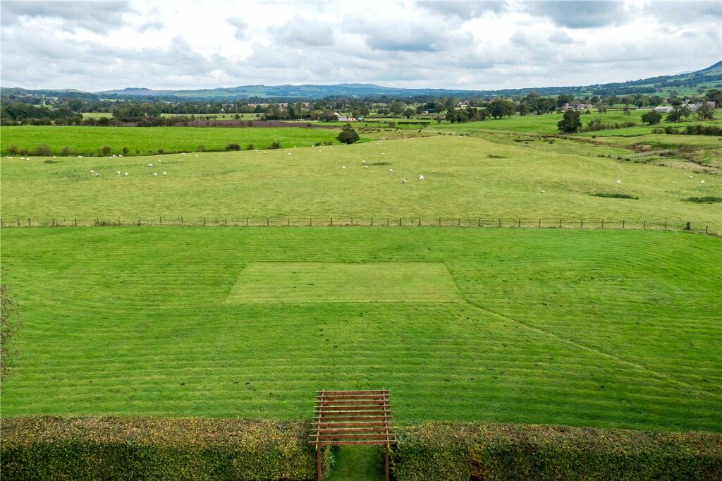 Paddock and Views