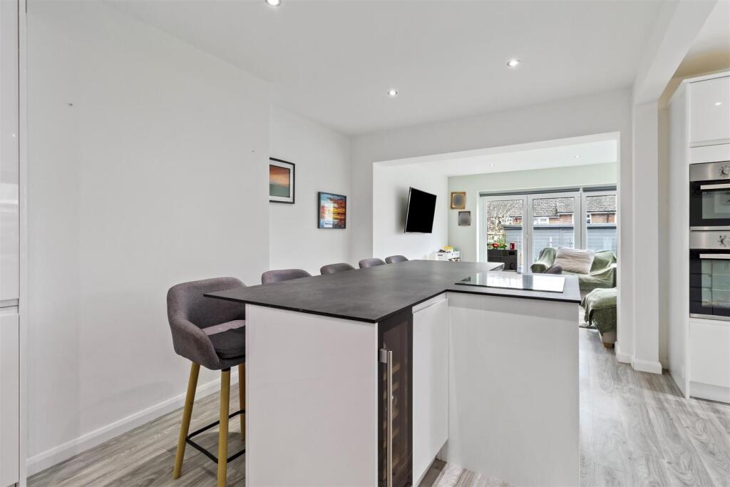 Greenoaks 30-012.JPG