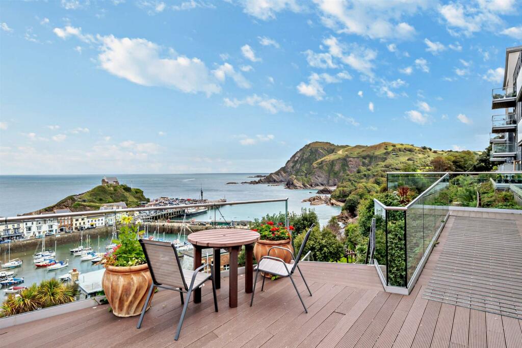 Communal Decking Area