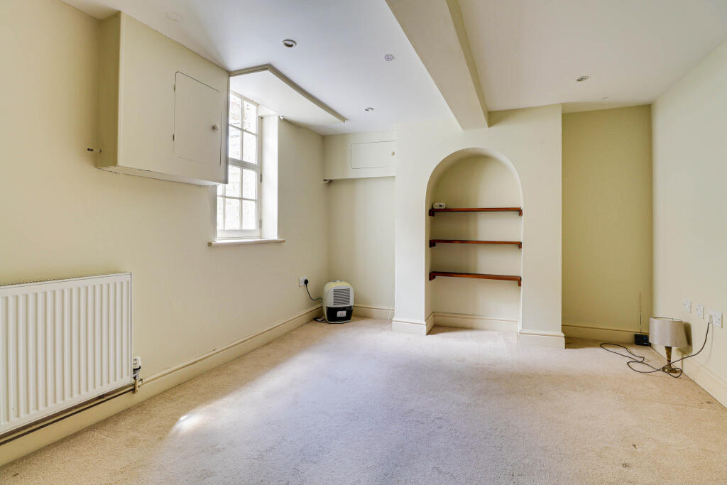 Basement/Bedroom