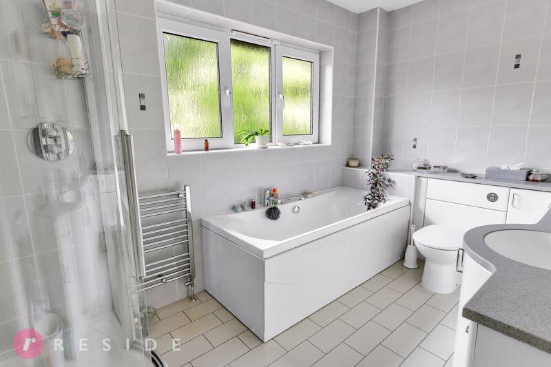En-Suite Bathroom