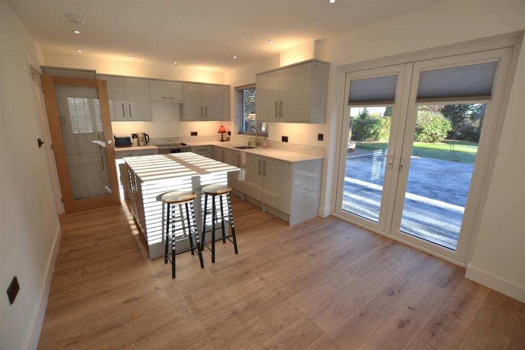 3xB9LLyO5E-6-_4eGChLvA (1).jpg