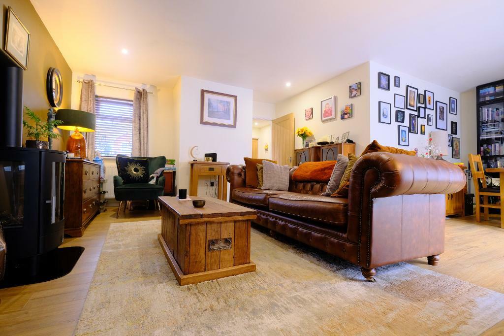 Sitting/Dining room