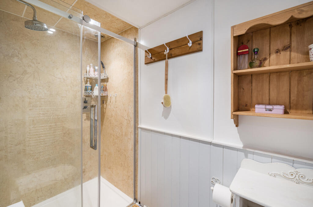 1333014-14-6891d7...