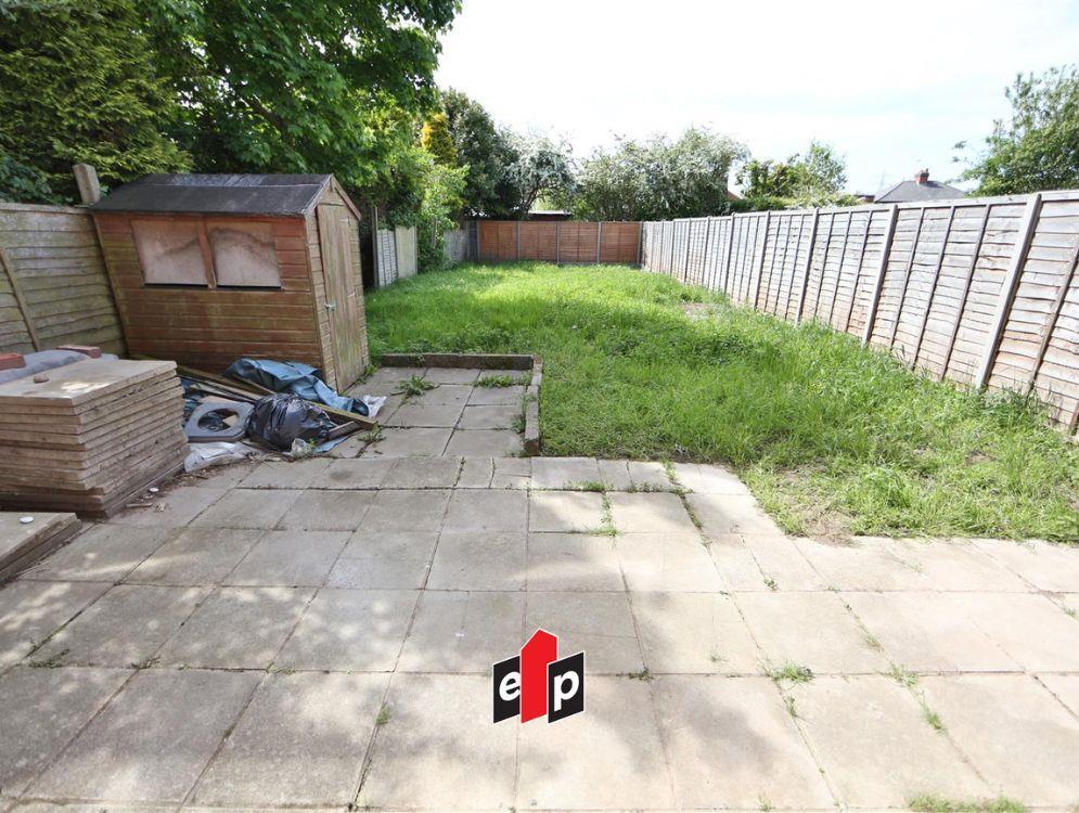 Delage Close, Longford - Garden