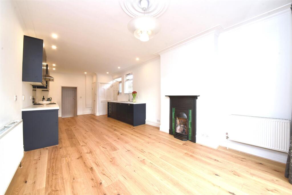 113_Hertford_Road_Pic_10.jpg