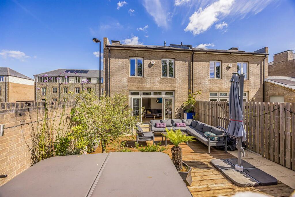 2 Charlotte Avenue, Chichester-Small-PorticoMarket