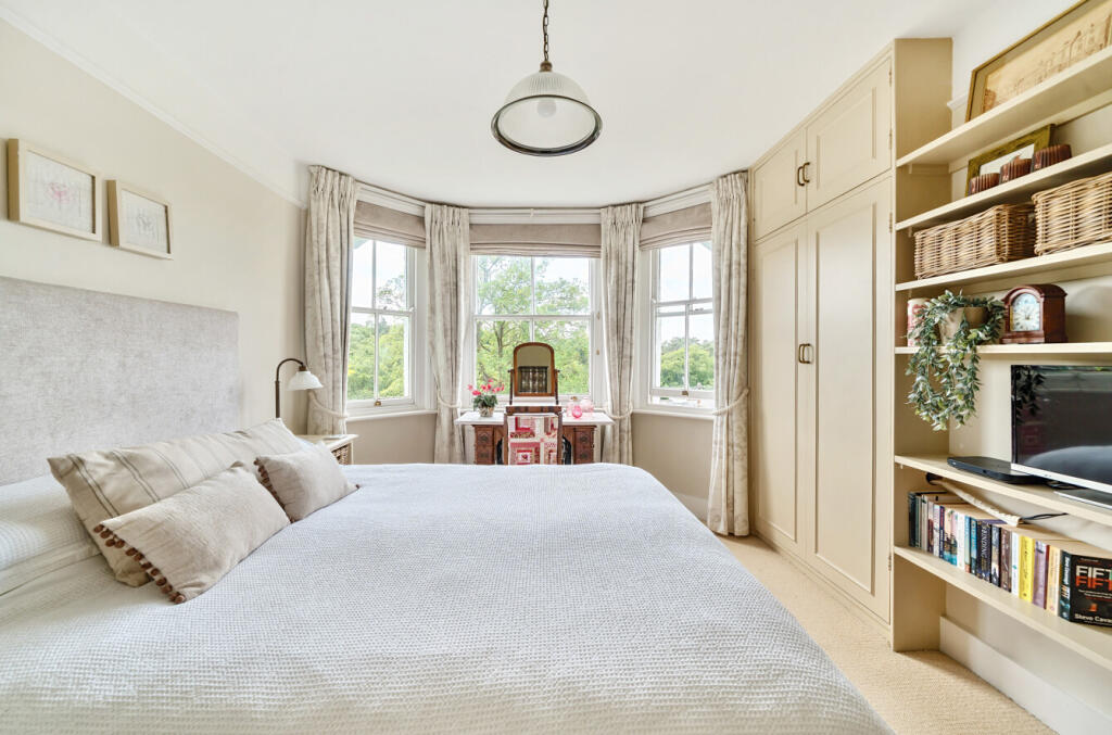 1301629-17-683a05...