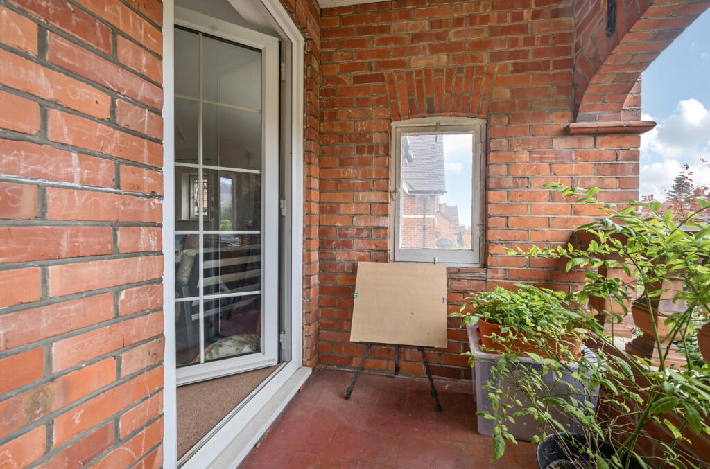 1304036-2-6846dca...