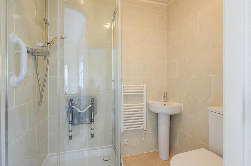 EN SUITE
